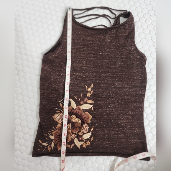 Le Chateau sleevless knit top - Picture 6 of 6